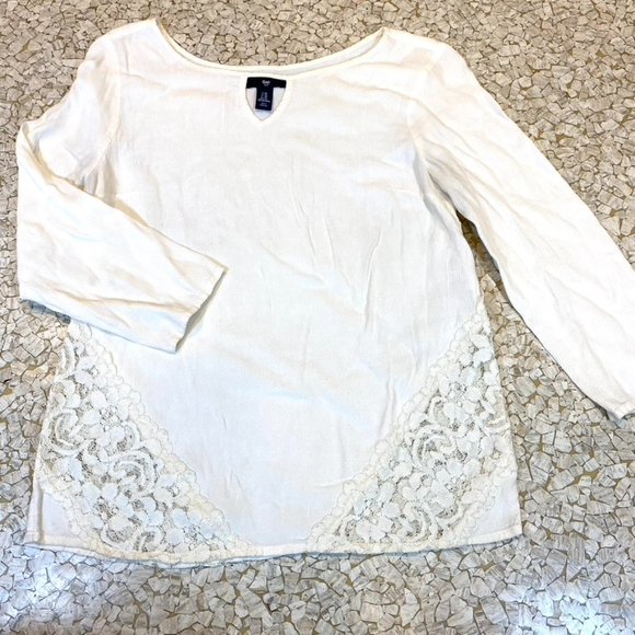 Off white Gap XS  pretty Lace inset tunic top long sleeve EUC - Picture 1 of 9